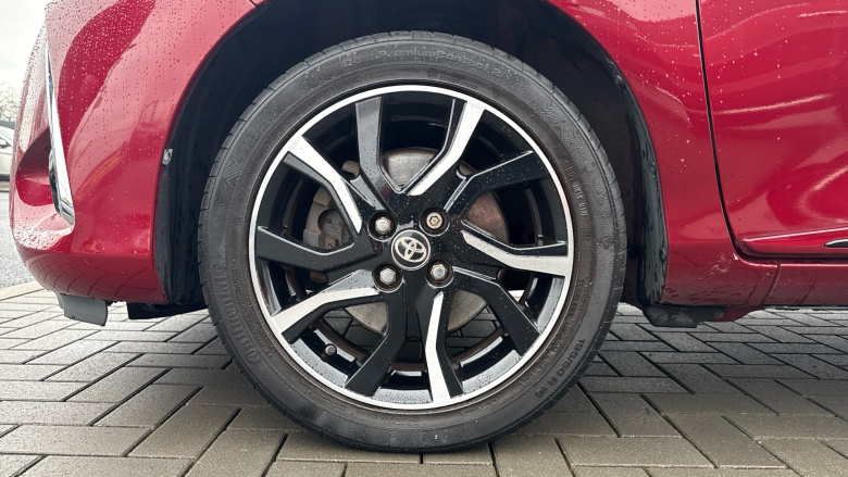 Toyota Yaris 1.5 VVT-i Blue Bi-tone 5dr Petrol Hatchback